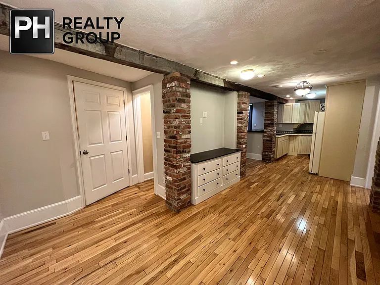 39 Highland Ave — Photo 6