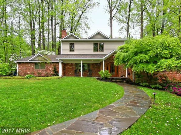 6422 Crosswoods Dr, Falls Church, VA 22044