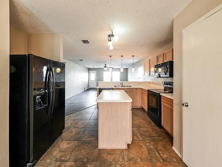 8413 Canvasback Ln — Photo 7