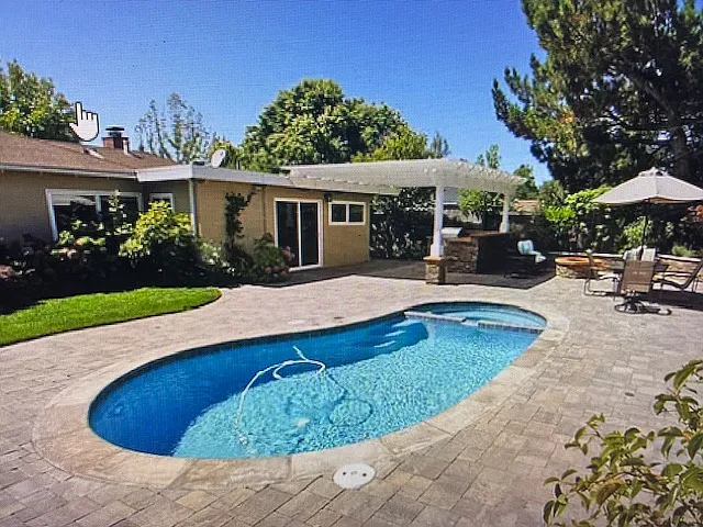 1271 Windsor Way — Photo 7
