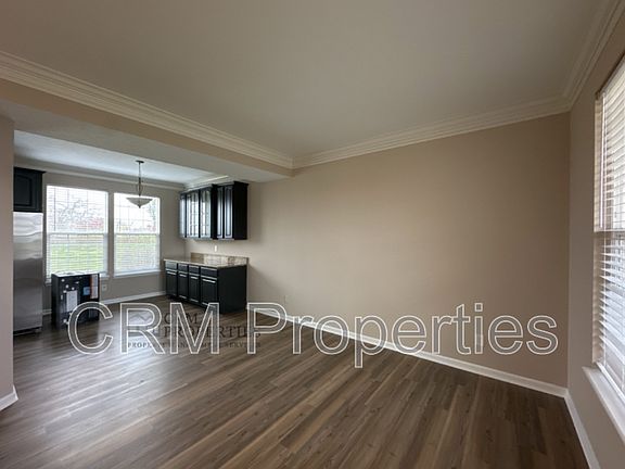 4th image of 6508 Amherst Way