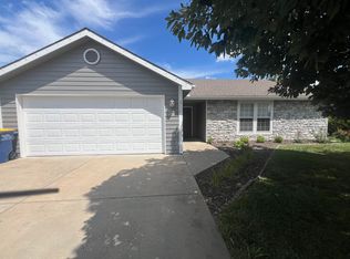 2714 Montrose Cir, Eudora, KS 66025