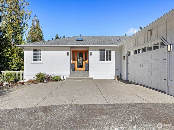 3rd image of 4075 Farmer Dell Road E