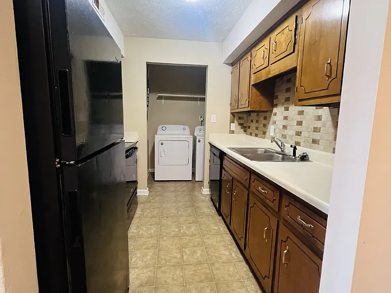 2 bed, 1.0 bath, 965 sqft, $925 — Photo 6
