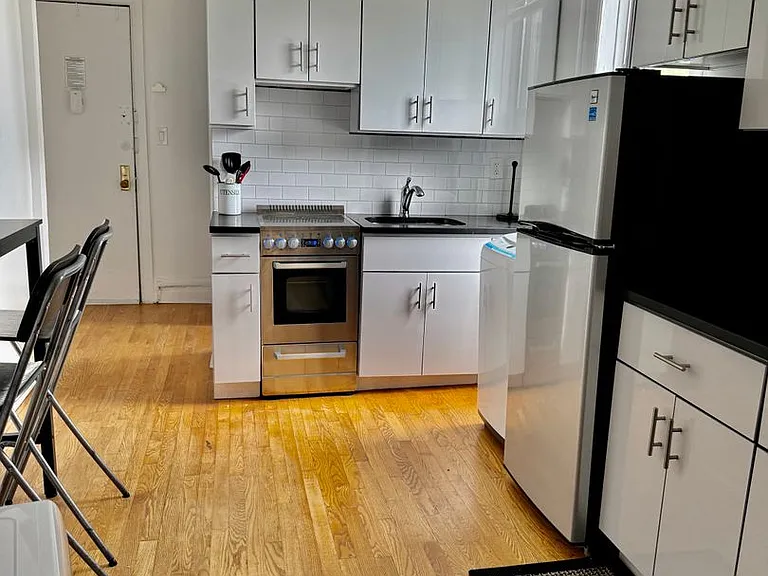 2403 Cambreleng Ave — Photo 30