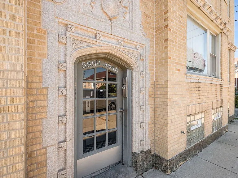 58th/Trumbull — Photo 1