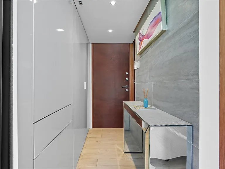 63 Kings Ct #3A — Photo 6