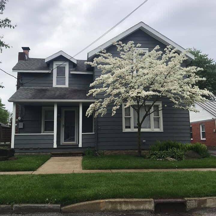 1st image of 135 W Merry Ave