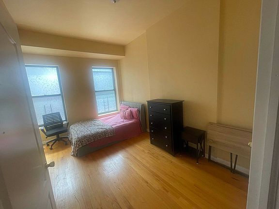 3rd image of 203 E 116th St APT 5