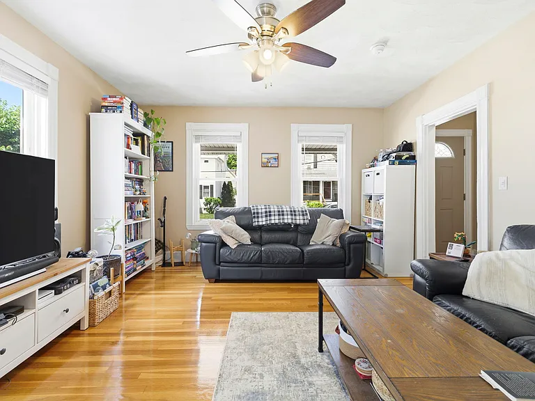 53 Willard St #1 — Photo 9