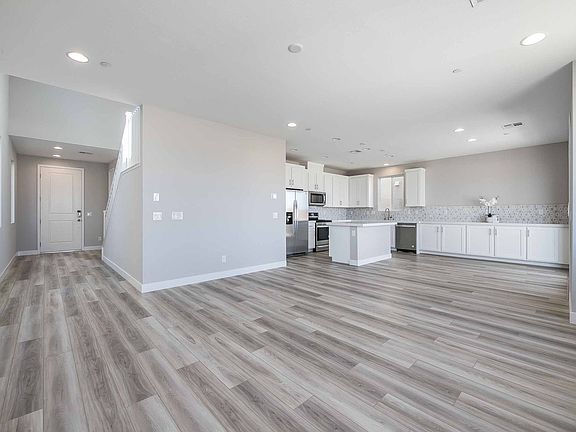 5th image of 10596 Adeno Ave