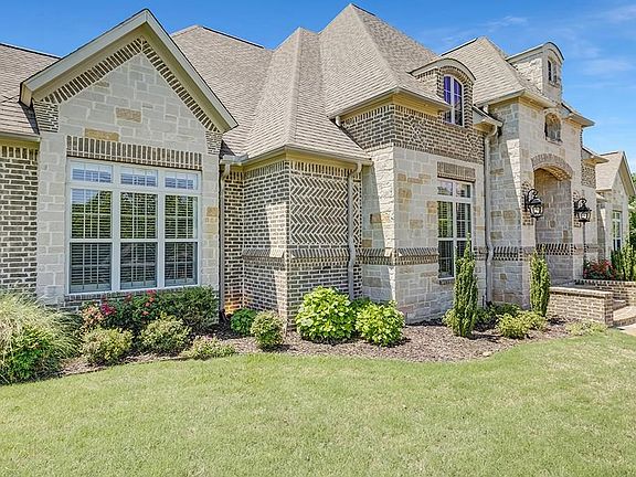 2nd image of 25 Redbird Cir