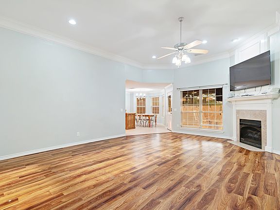 5th image of 1725 Meadowview Dr