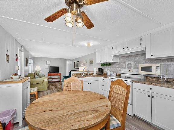 5th image of 7459 Danvers Cir