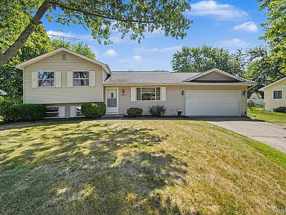 2nd image of 7083 Fairgrove Dr