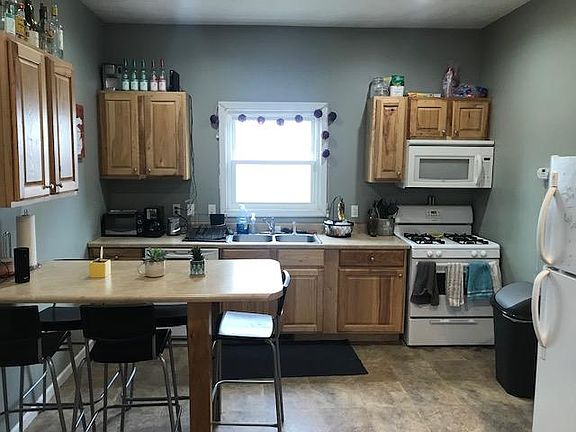 2nd image of 101 Lexington Ave SW #1