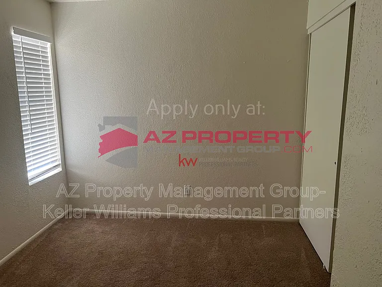6033 W Golden Ln — Photo 10