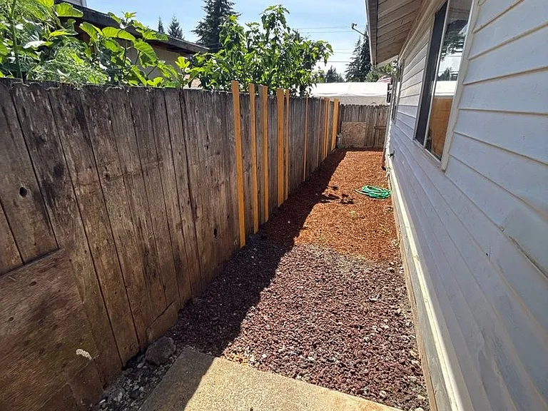 1265 Poplar St — Photo 23