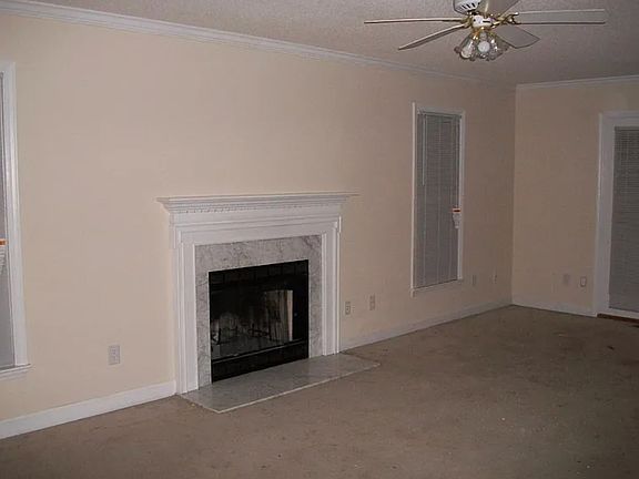2nd image of 3212 Peachford Ln