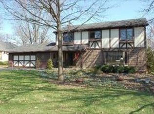 2N745 Wayne Oaks Ln, West Chicago, IL