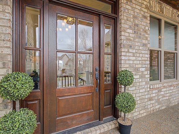 4th image of 1009 Kidron Way