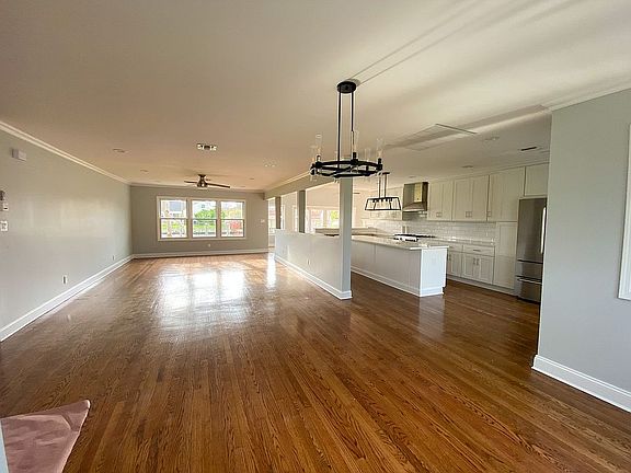 5th image of 90 Wagstaff Ln