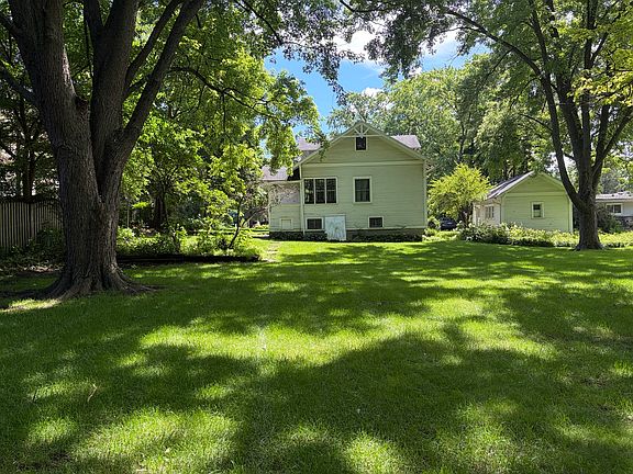 5th image of 240 Hill Ave