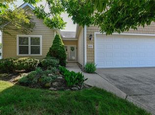 895 Stonewater Dr, Kent, OH 44240