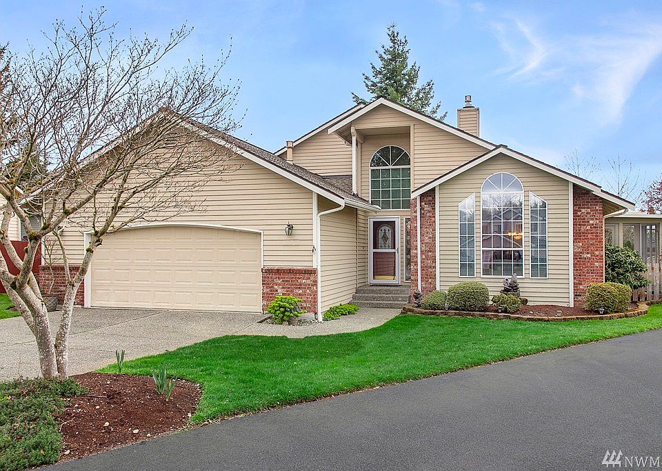 1st image of 930 224th Ct NE