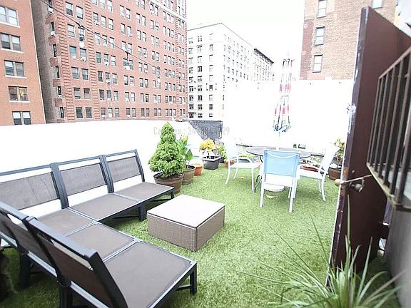 2nd image of 866 W End Ave APT 5A