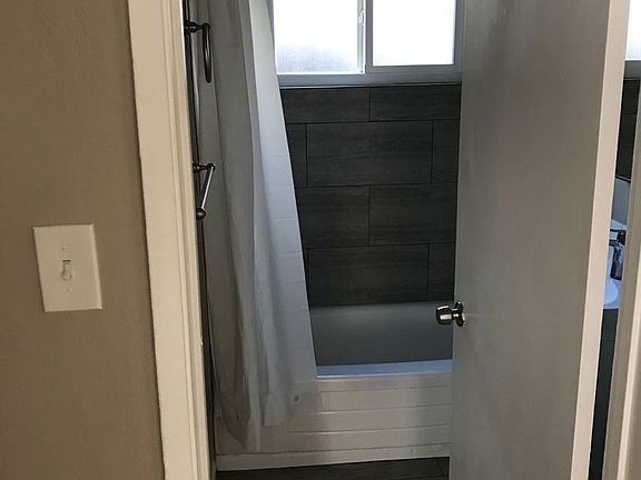 5th image of 3224 W St #W04