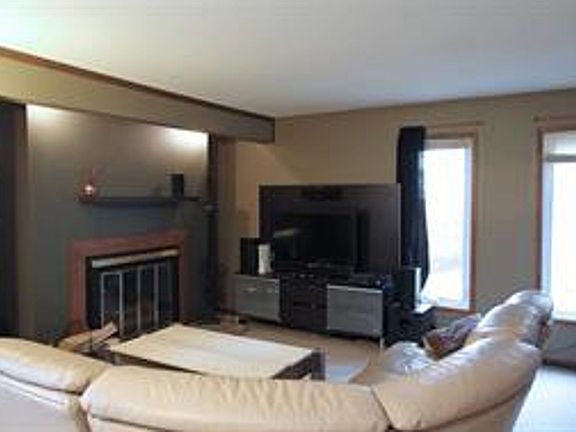 4th image of 307 Willowind Pl