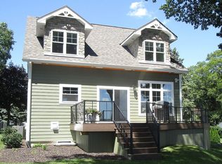 6417 Tichigan Rd N, Waterford, WI 53185