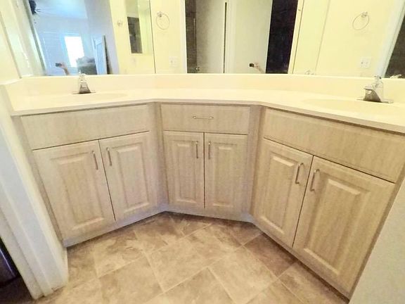 Masters bedroom dual sink 