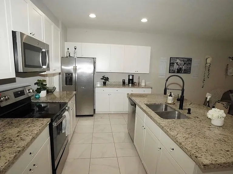 1271 NW Leonardo Cir — Photo 5