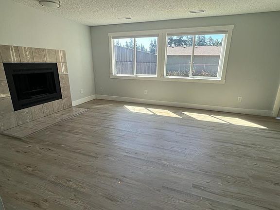 4th image of 15518 5th Avenue Ct E
