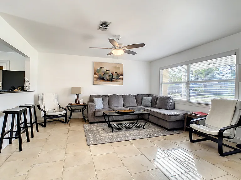 2437 Arapaho St — Photo 15
