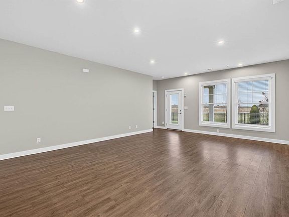 3rd image of 2397 Watson Cir