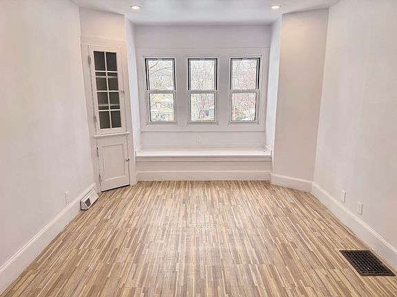 5th image of 112 Hawthorne Ave #112