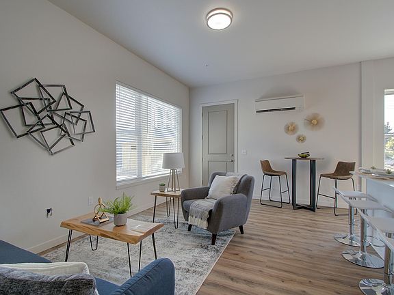 5th image of 1414 Markle Ave #205