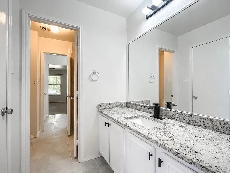 3121 Grant St — Photo 31