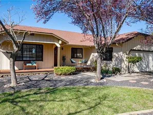 16909 Greenridge Rd, Hidden Valley Lake, CA 95467