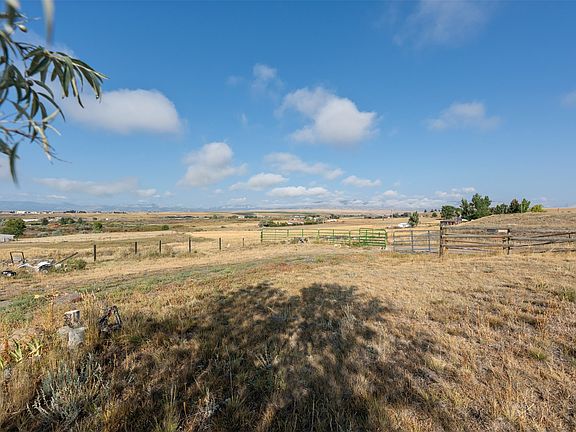 3rd image of 23 Holdsworth Rd