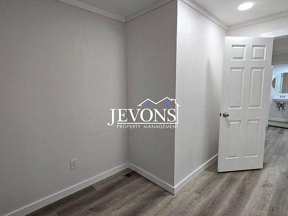 4th image of 503 N 12th St