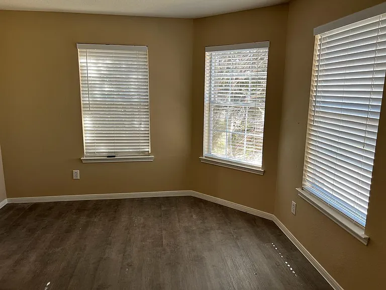18646 Flagstone Creek Rd — Photo 5