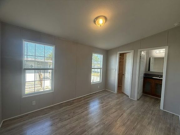 5th image of 4125 Park St N #740