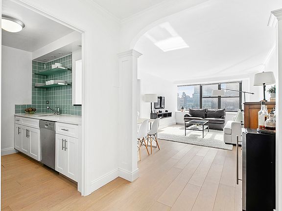 2nd image of 7 E 14th St APT 1415
