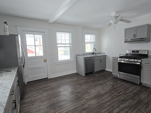 2nd image of 25 Avery Ct