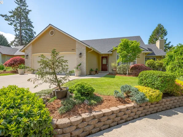 1904 NE Gibbs Cir, McMinnville, OR 97128