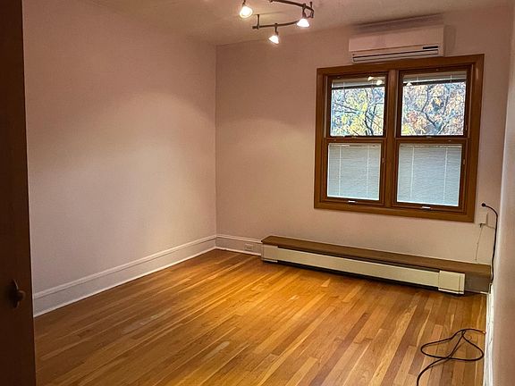 3rd image of 8021 Penelope Ave Floor 2